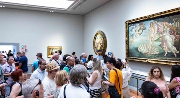 Átrendezi állandó kiállítását az Uffizi Képtár