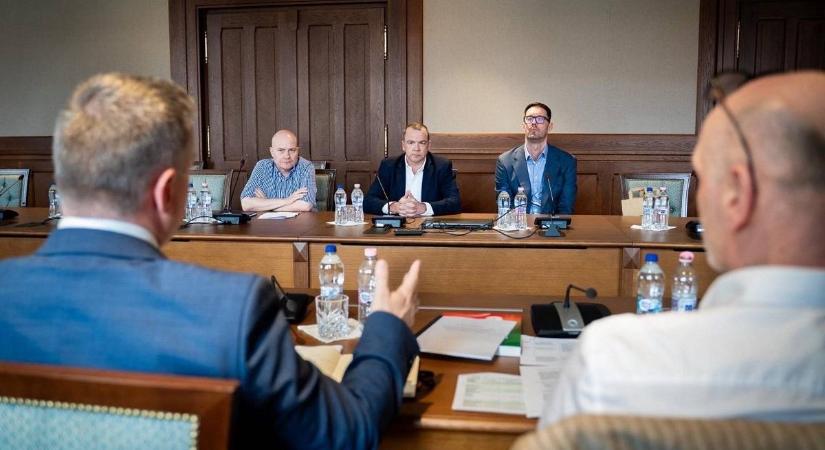 Pósfai Gábor jelentős kontrollt ígért a csapatsportok állami támogatására, már találkozott is a vezetőkkel