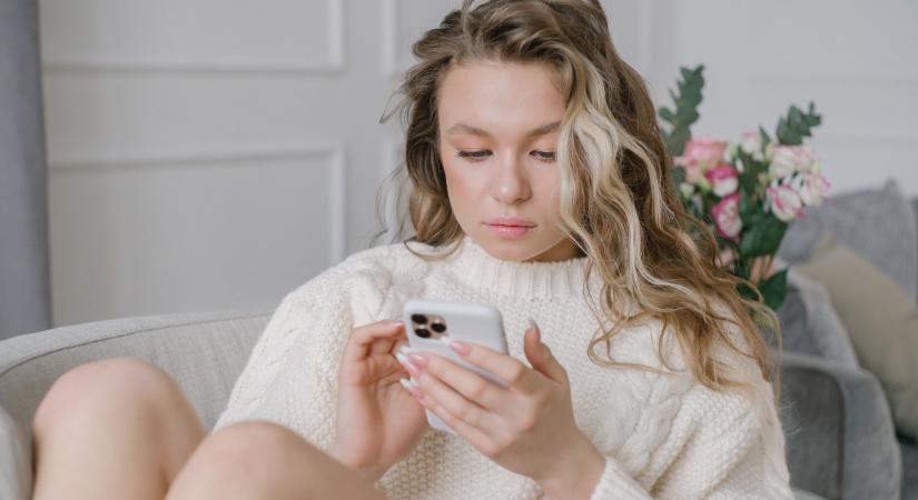 Mindenhol a telefonodat nyomkodod? A dopamin-detox segíthet leküzdeni a függőséget