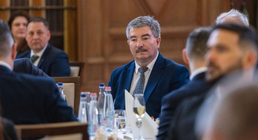 Nem veszik figyelembe a munkát és az elért eredményeket? Felszólaltak a fizetések drasztikus csökkentése ellen