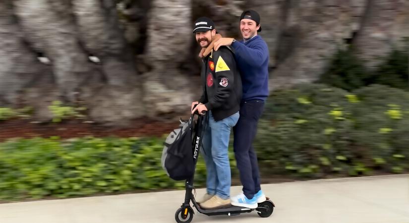 Megőrült a NASCAR közössége Katelyn Larson videójától, amelyen édes kettesben rollerezik Blaney és Elliott