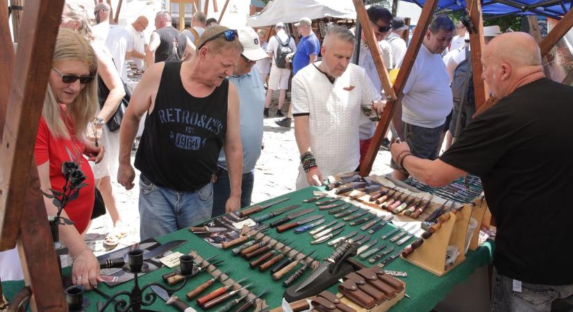 Ellepték az emberek a székesfehérvári Rác utcát a fesztivál miatt (galéria)