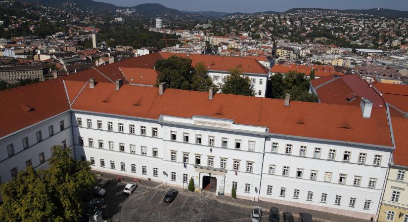 Kürtös László: a Hadtörténeti Múzeum visszatér otthonába, a Budai Várba