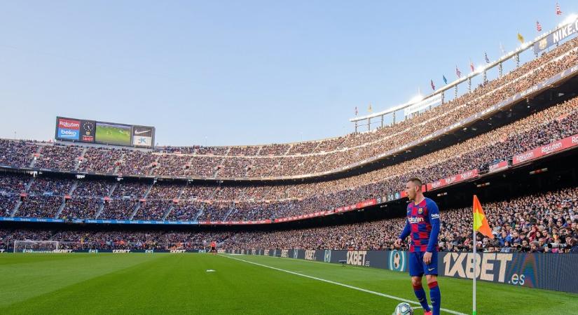 Új csodagyerek a Barcelonánál, 19 éves csatárért indulhat a harc