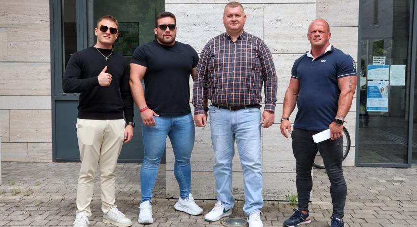 Erős emberek versenyeznek Celldömölkön