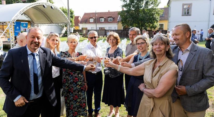 Egyedülálló tejtörténeti kiállítás nyílt Vácon