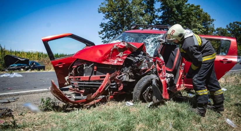 Fotók! Tömegeket mentettek meg a debreceni tűzoltók, de 11-szer már csak a tragédiát látták
