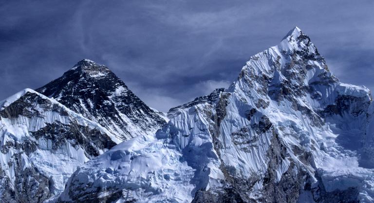 Életveszélyes akcióra készülnek a Mount Everesten, ráadásul egy 30 éves holttest miatt