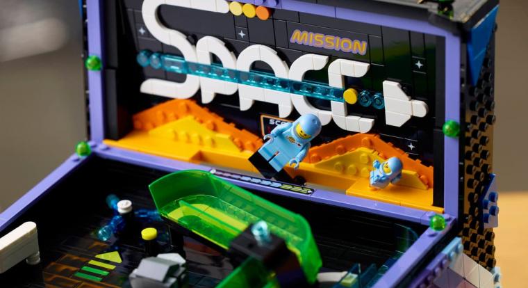 Nem csak jól néz ki, de működik is az új LEGO flippergép