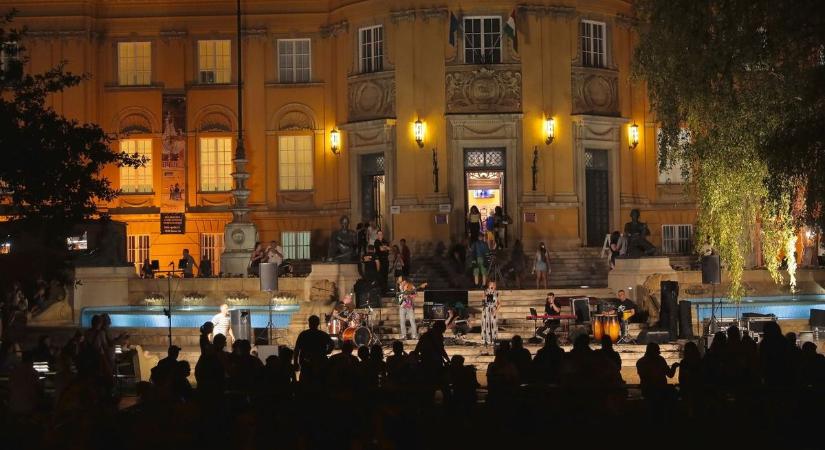 Egy éjszaka, amikor teljesen másképpen zsongott Debrecen - fotókkal, videóval!