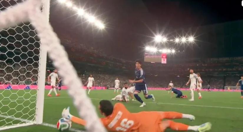 Nem is millimétereken, szó szerint hajszálon múlt a japán gól a vb-n