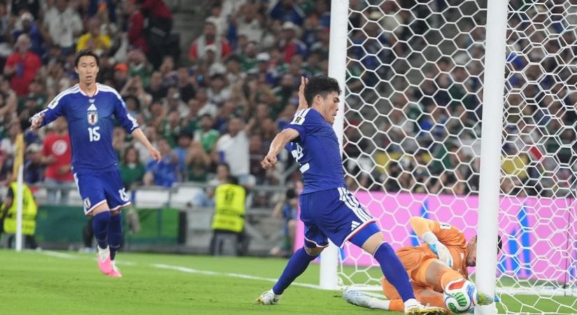 Simán verte Japán az első bukta után a kapitányát is lecserélő Tunéziát