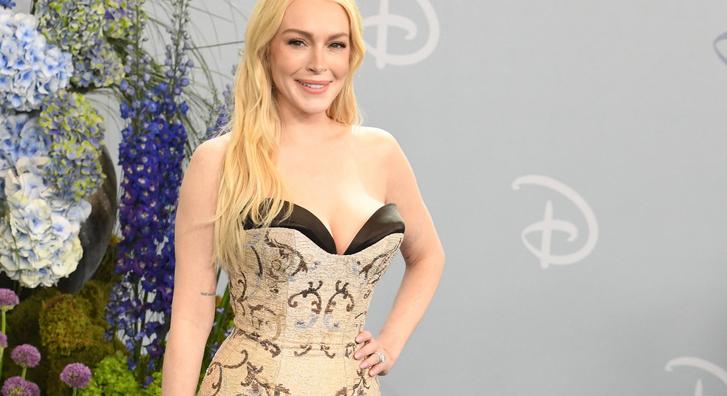 Lindsay Lohan meghitt családi felvételeket mutatott ritkán látott férjéről és fiáról