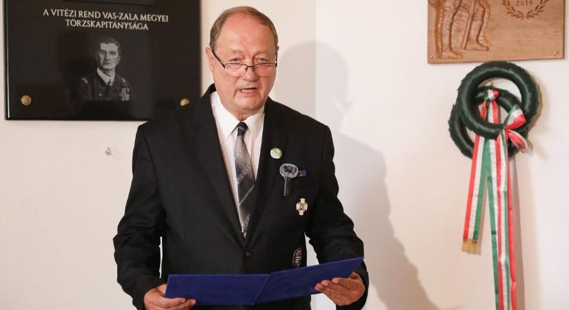 Koszorúzással emlékezett Horthy Miklósra a Mi Hazánk Szombathelyen