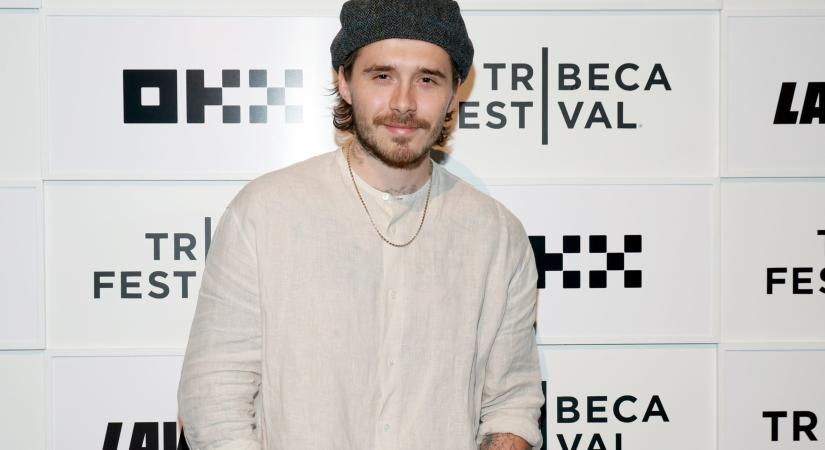 Óriásit kaszált Brooklyn Beckham a családi drámán – kritikusai szerint a saját szüleit árusította ki