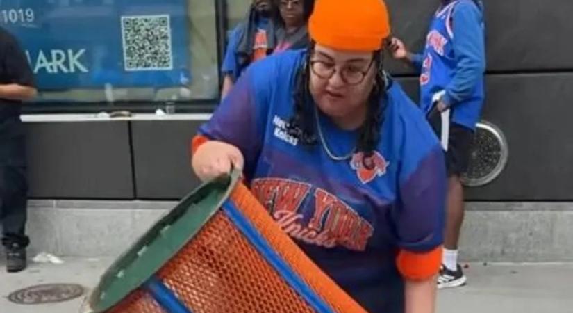 Elszabadult Knicks-rajongó: kiöntötte az utcára a szemetet, hogy hazavigye a köztéri kukát - videó