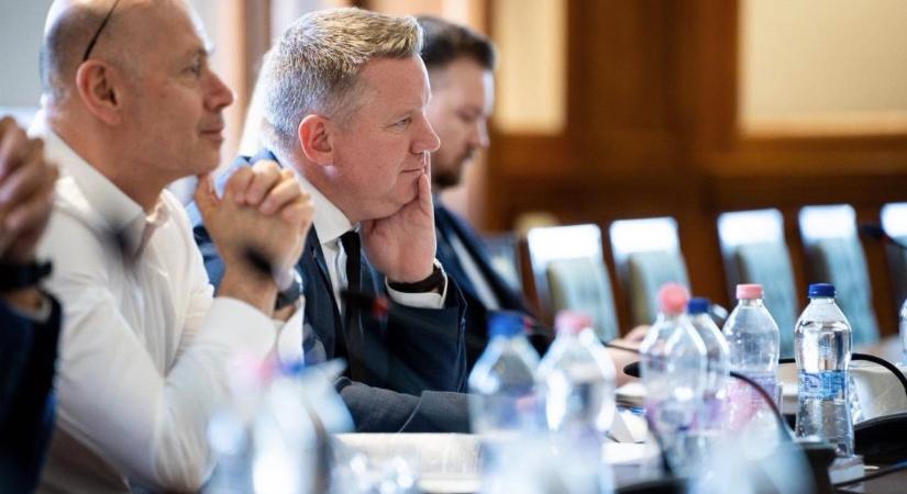 Vége a számoltalan közpénzesőnek: szigorúbb ellenőrzést és teljes átláthatóságot követel a belügyminiszter a sportszövetségektől