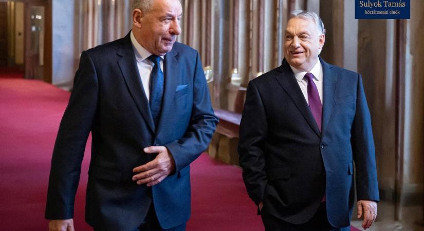 Sulyok szerint Magyar Péter még Orbánnál is szemtelenebbül él vissza a parlamenti többségével
