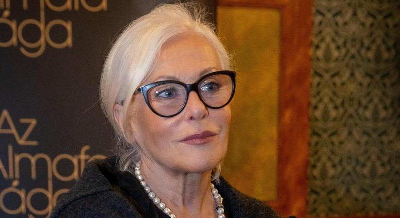 Megmutatta ritkán látott fiát Pataki Ági: ilyen sármos férfi lett a 34 éves István