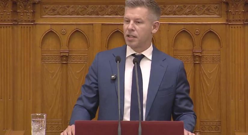 Magyar Péter alaptörvény-módosítással megy neki Orbán oligarcháinak