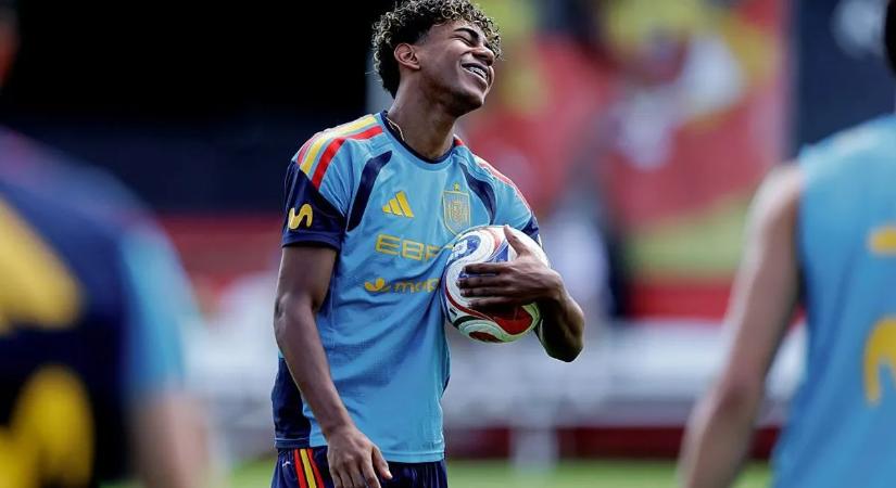 Yamal: Nekem Neymar a példaképen, de Messi a legjobb
