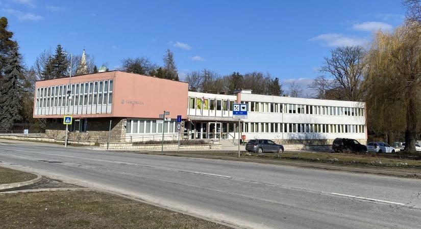 Átszervezik a Békefit és a Regulyt? Fontos intézményekről, több ingatlanról dönthet a bakonyi város