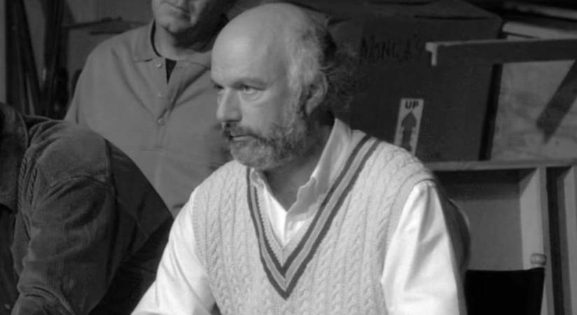 85 éves korában elhunyt James Burrows, a Jóbarátok rendezője, aki rengeteg sitcomon dolgozott illusztris karrierje során
