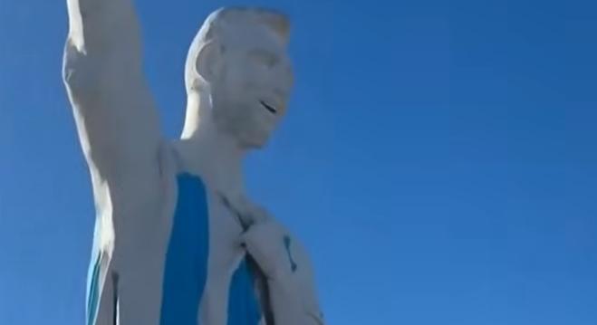 Messi 26 méteres szobrot kapott Argentínában