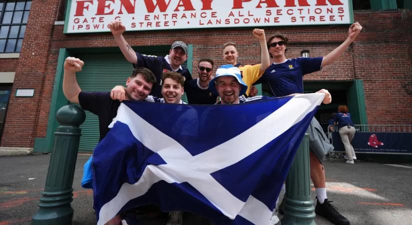 A skót focidrukkerek a bostoni baseballcsapat szurkolóinak szívét is megnyerték
