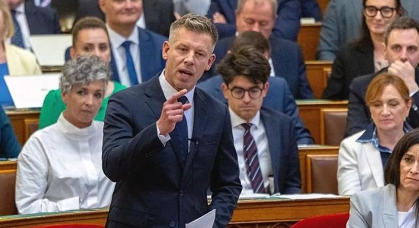 A Tisza több jogilag kérdéses tervéről is beszél hétfőn Magyar Péter a parlamentben