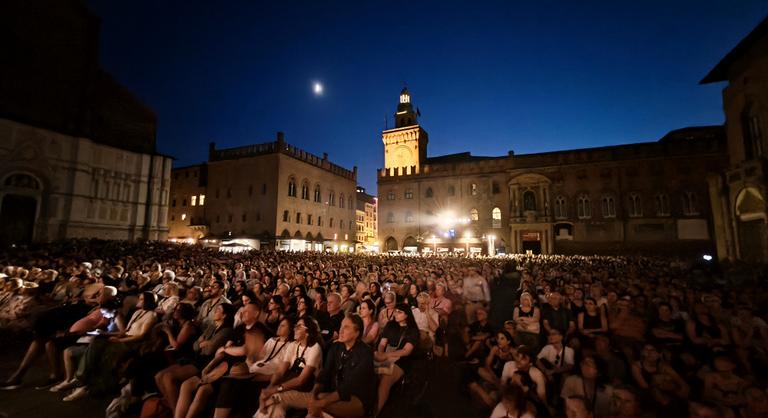 Ötezer ember tapsolta felállva Bolognában a magyar filmmogul stúdiójában forgatott remekművet