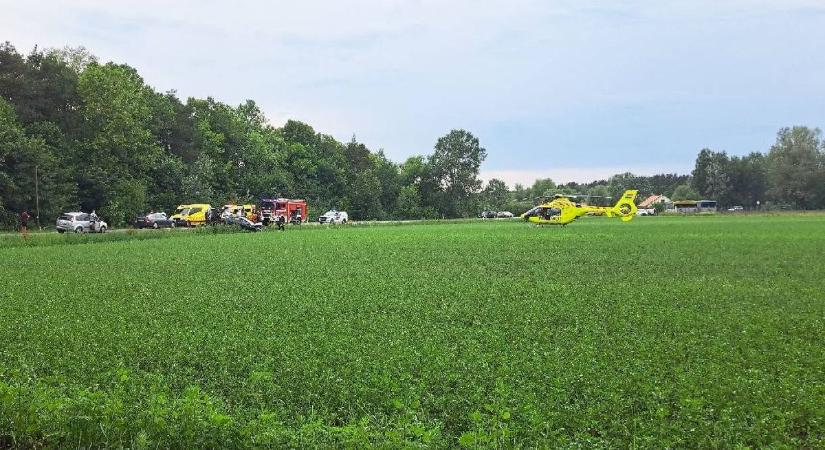 Súlyos baleset történt Debrecen határában, mentőhelikoptert is riasztani kellett – fotókkal