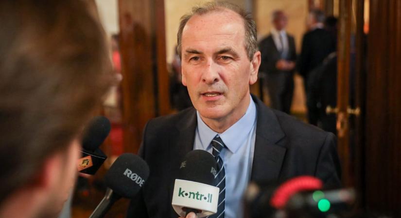 Hegedűs Zsolt: Megnyílnak a kórházak kapui az újságírók előtt, mert a közvéleménynek joga van tudni, hogyan működik az egészségügy