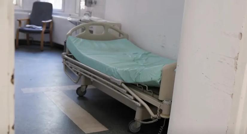 Kétségbeejtő állapotokat mutat be János Kórház pszichiátriai osztályán a 24.hu riportja