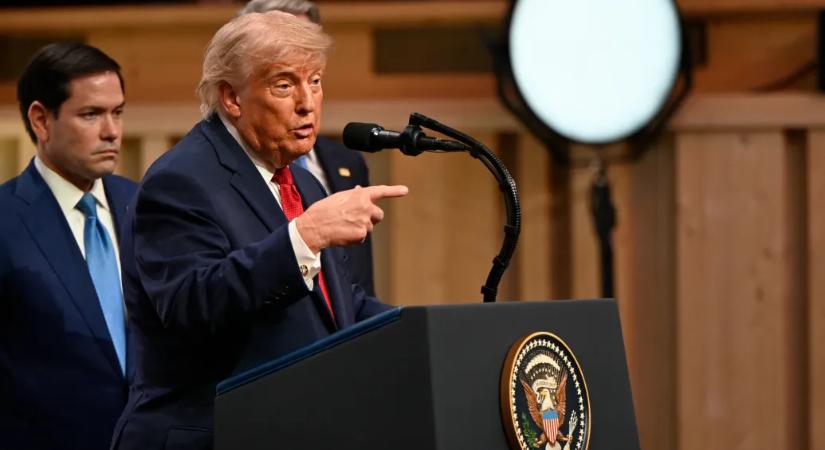 Vissza se juttok a kib... országotokba! – üzente Trump a Hormuzi-szorosról tárgyaló irániaknak