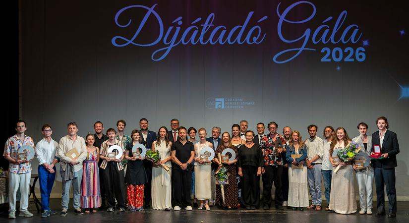 Díjátadó Gálával és a Hegedűs a háztetőn című előadással ért véget az Országos Színházi Találkozó Debrecenben – fotókkal