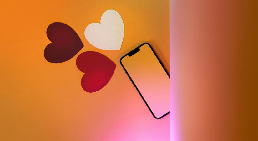 A mobiltelefon tényleg rombolja a termékenységet – de nem úgy!