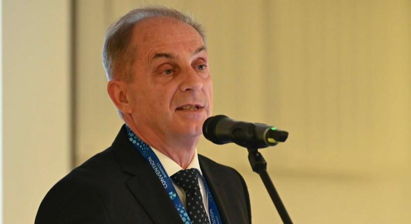 Reformtervek és munkaerőhiány között egyensúlyoznak a kórházak