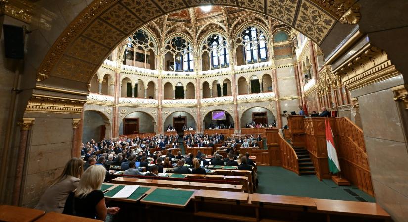 Magyar Péter nyitja az Országgyűlés újabb kétnapos ülését, sorsdöntő szavazások jönnek