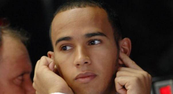 F1-Archív: Hamilton nem bírja a felhajtást