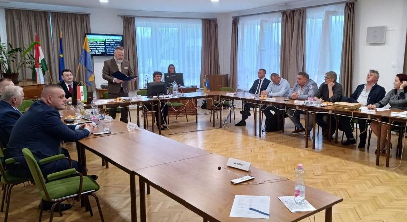Feloszlatná a lőrinci képviselő-testületet az egyik képviselő