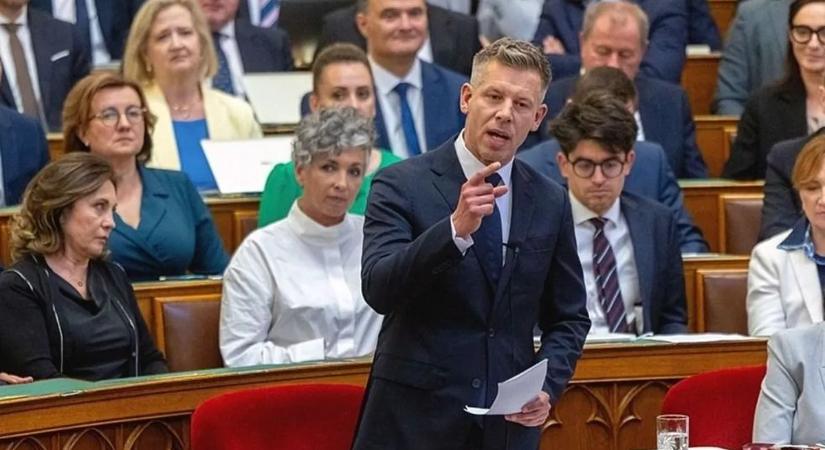 Mutatjuk a mai parlamenti menetrendet: Magyar Péter felszólalásával indul a rendkívüli ülés
