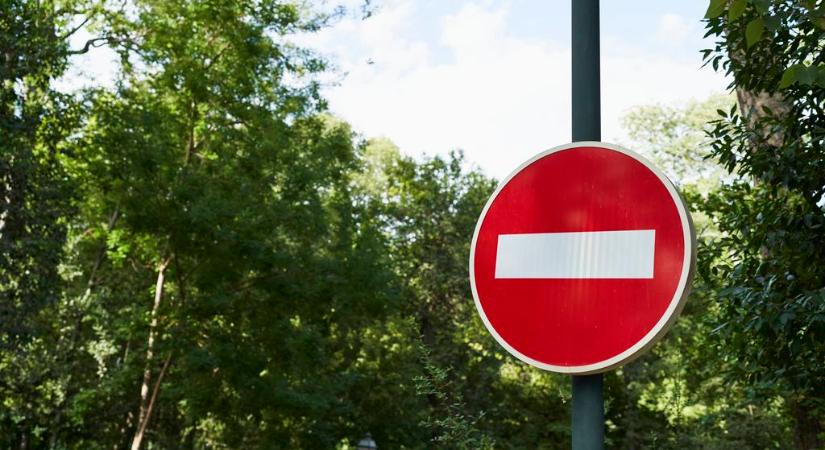 Sokakat érintő tilalmat vezettek be Budapesten és 5 vármegyében az időjárás miatt