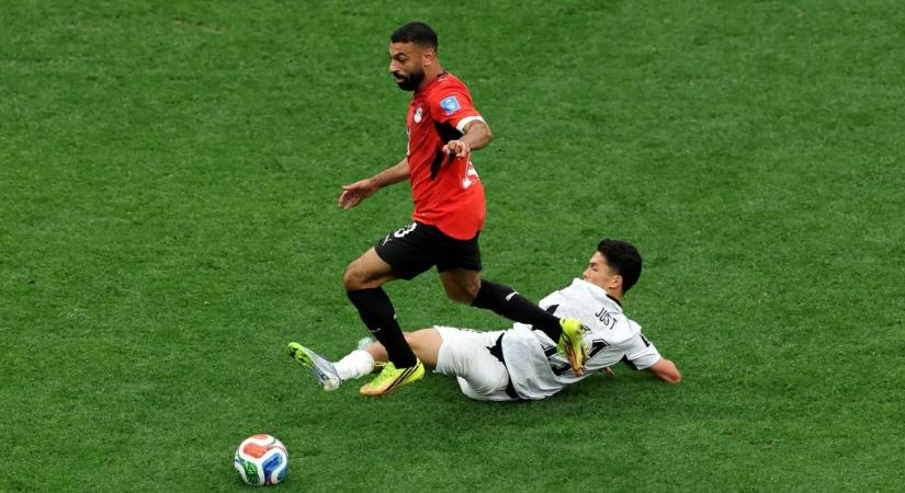 Gáláztak a spanyolok, fordítottak az egyiptomiak, botlott Belgium és Uruguay