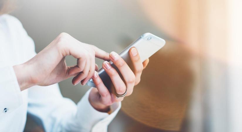Bajba kerülhetnek a szabályszegő influenszerek és vállalkozások