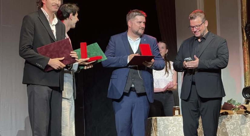 Meglepő győztesek és nagy visszatérők – kiosztották a színházi szakma díjait