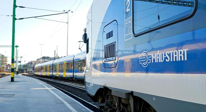 Késésekre, kimaradó vonatokra és pótlóbuszokra kell számítani a győri vonalon