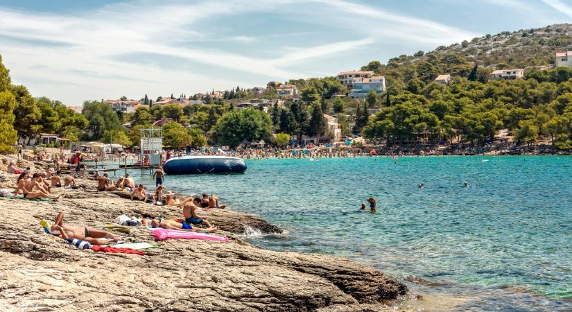 Ajaj! Most akkor tényleg baj van a horvátországi tengervizekkel? Erről minden magyar turistának tudnia kell