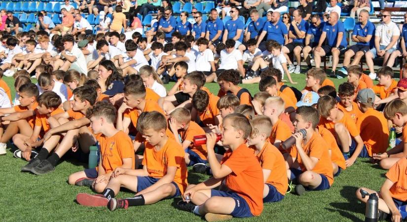 Hatszáz gyermek és fiatal sportol a Kecskeméti LC-ben