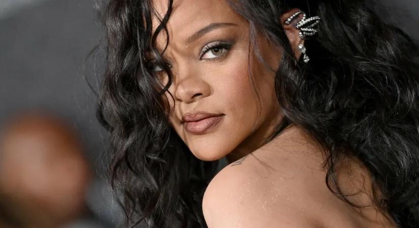 A gyerekei firkálmányát tetováltatta magára Rihanna